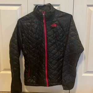 Women’s North Face Thermoball Coat